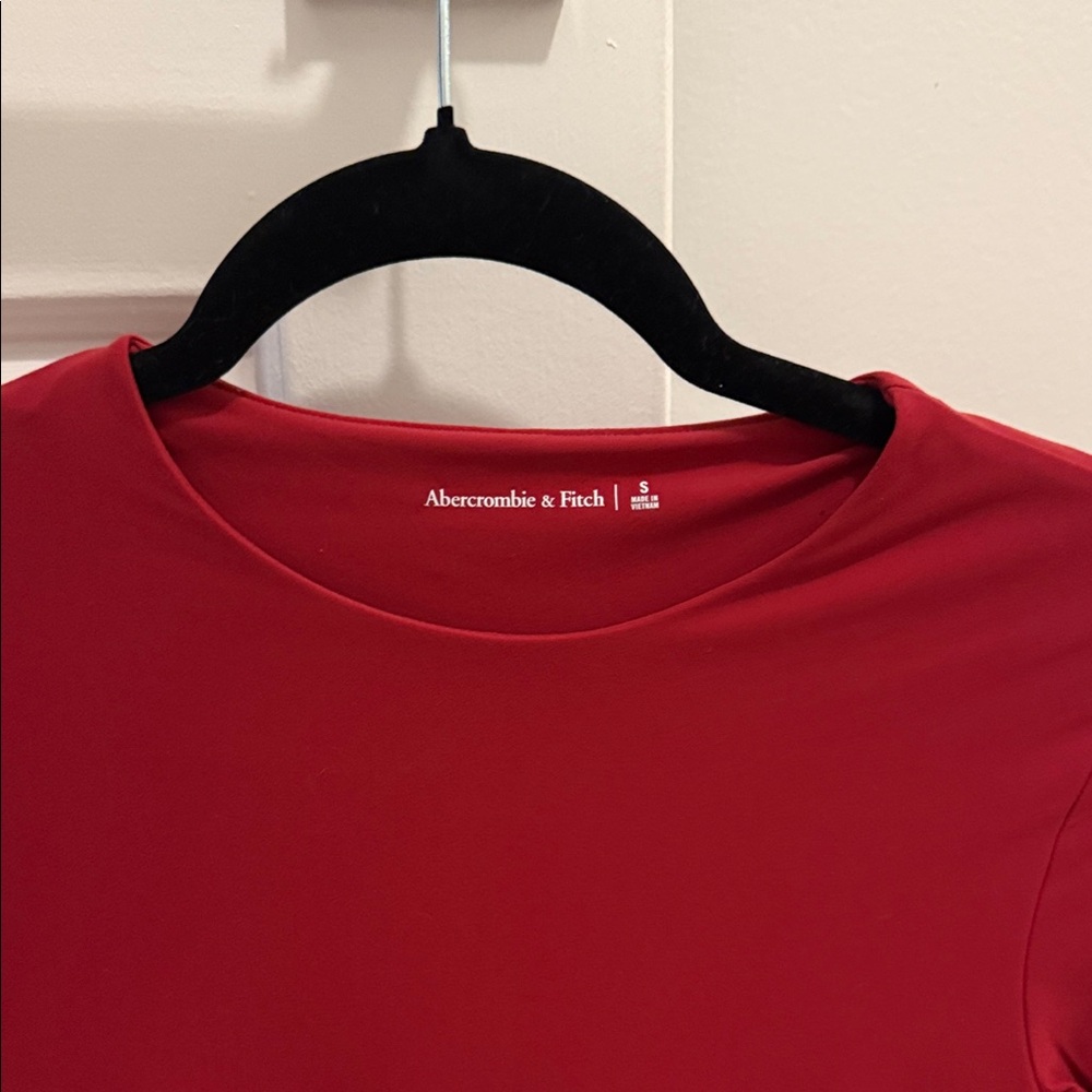 Abercrombie & Fitch Bold Red Long Sleeve Tee - Picture 2 of 2